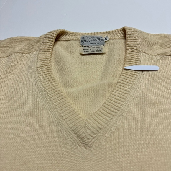 Vtg Turnbull & Asser Hand Framed Cashmere V-neck Jumper In Ivory Size: M (Stains - Picture 7 of 13